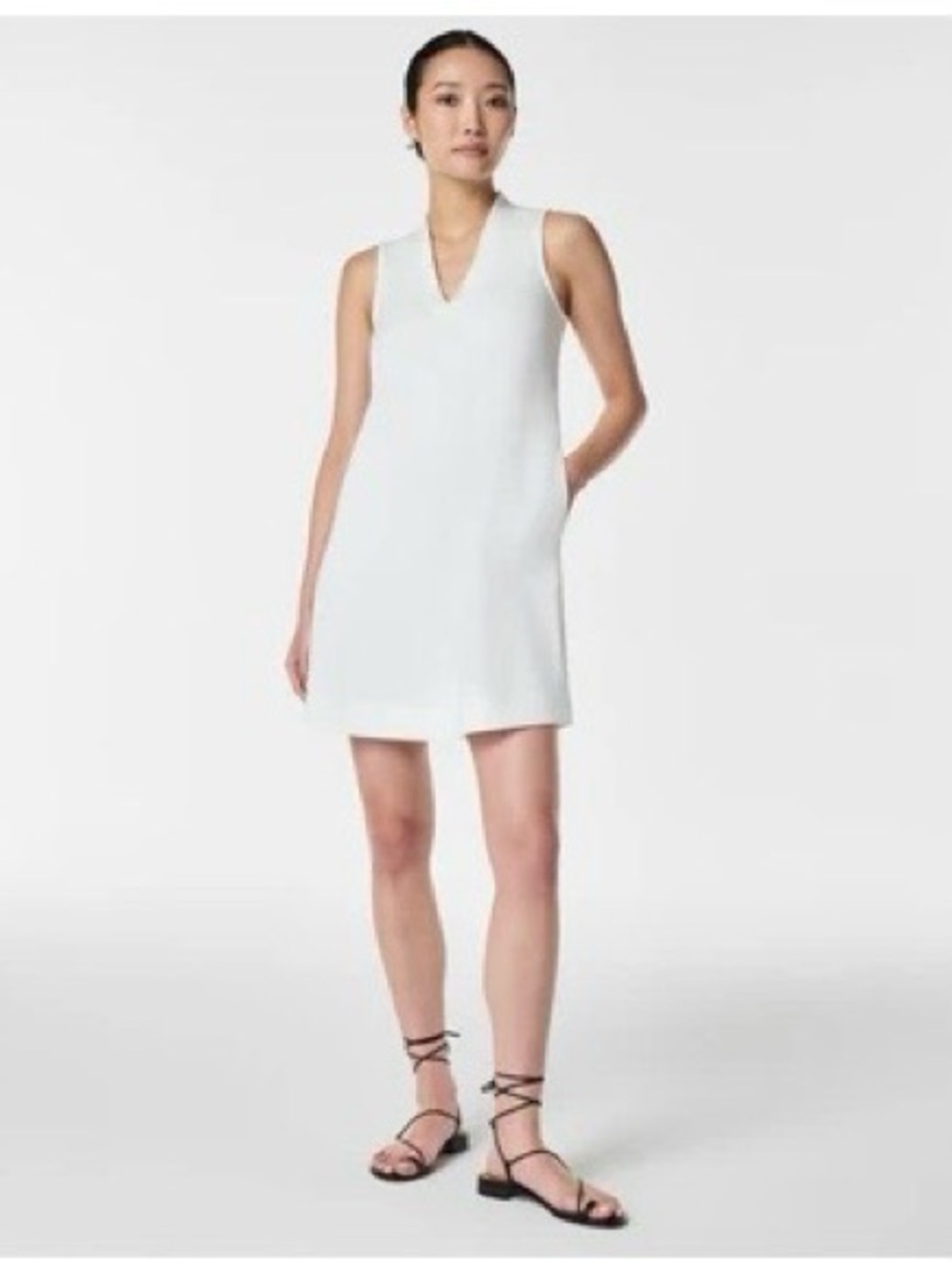 SPANX Air Essentials V-Neck Mini L